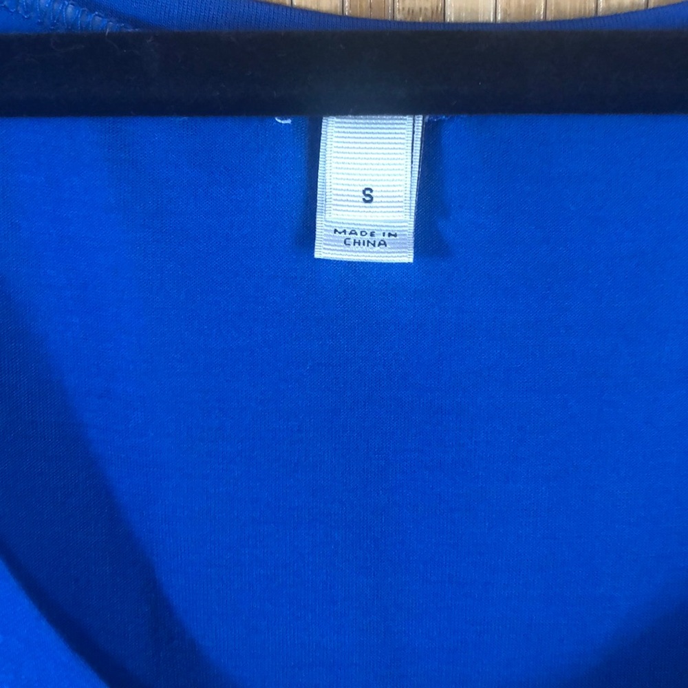 Gap dress size small but can fit a medium. - Picture 2 of 2